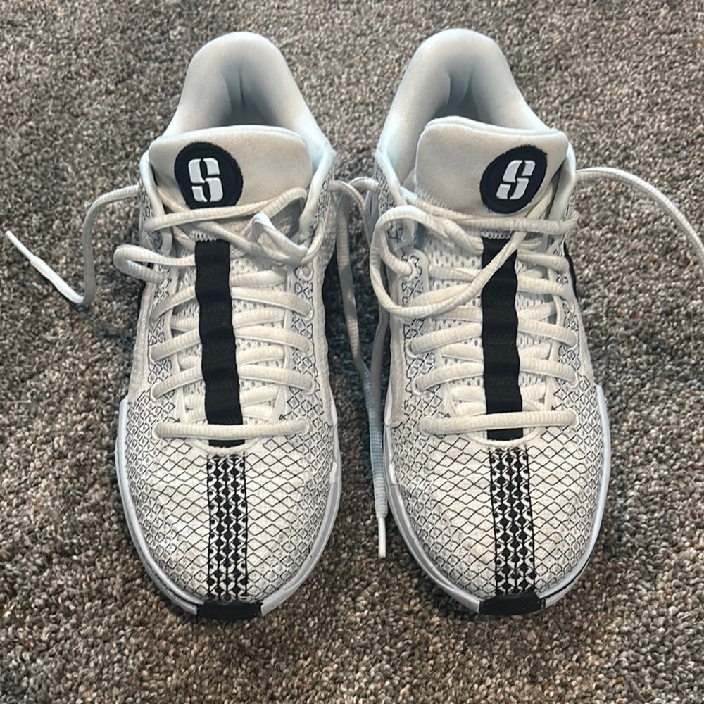 Nike Basketball Sneakers Size 6